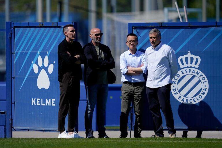 El Espanyol oficializa las incorporaciones de Fernando Navarro y Miguel Ángel Gómez
