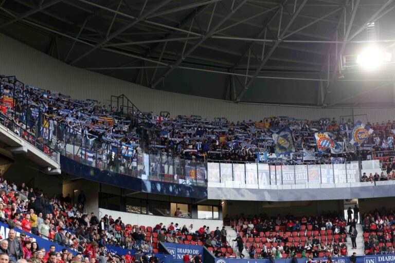 La marea blanquiazul conquistará El Sadar: unos 600 pericos arroparán al Espanyol en Pamplona