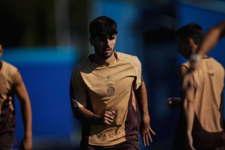 Javi Hernández destaca la importancia de Manolo González en su carrera